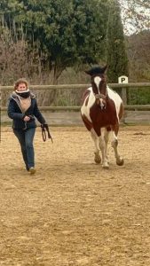 Nancy en séance avec Cochise