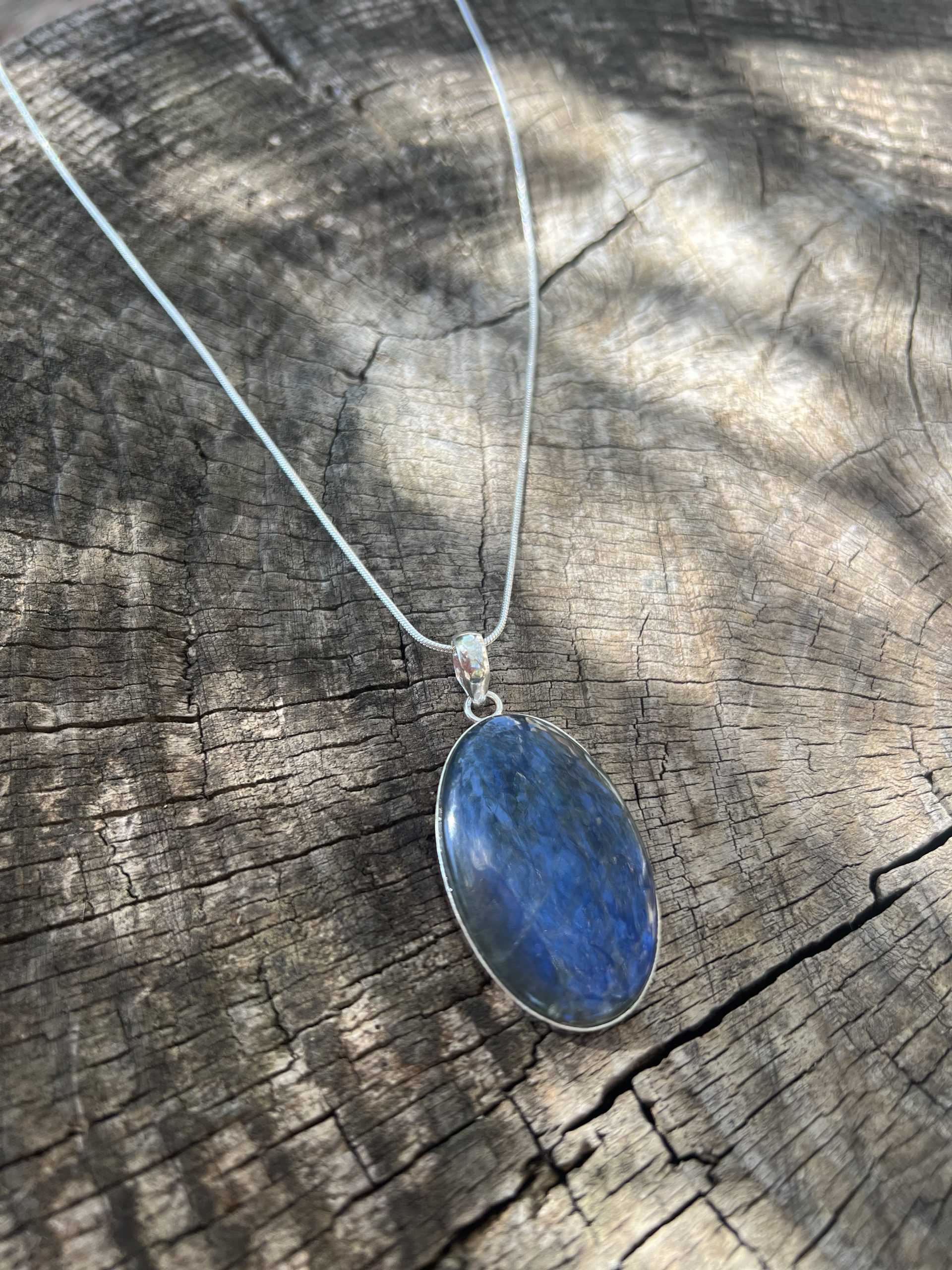 Pendentif Ovale Labradorite sur Chaine en argent 925