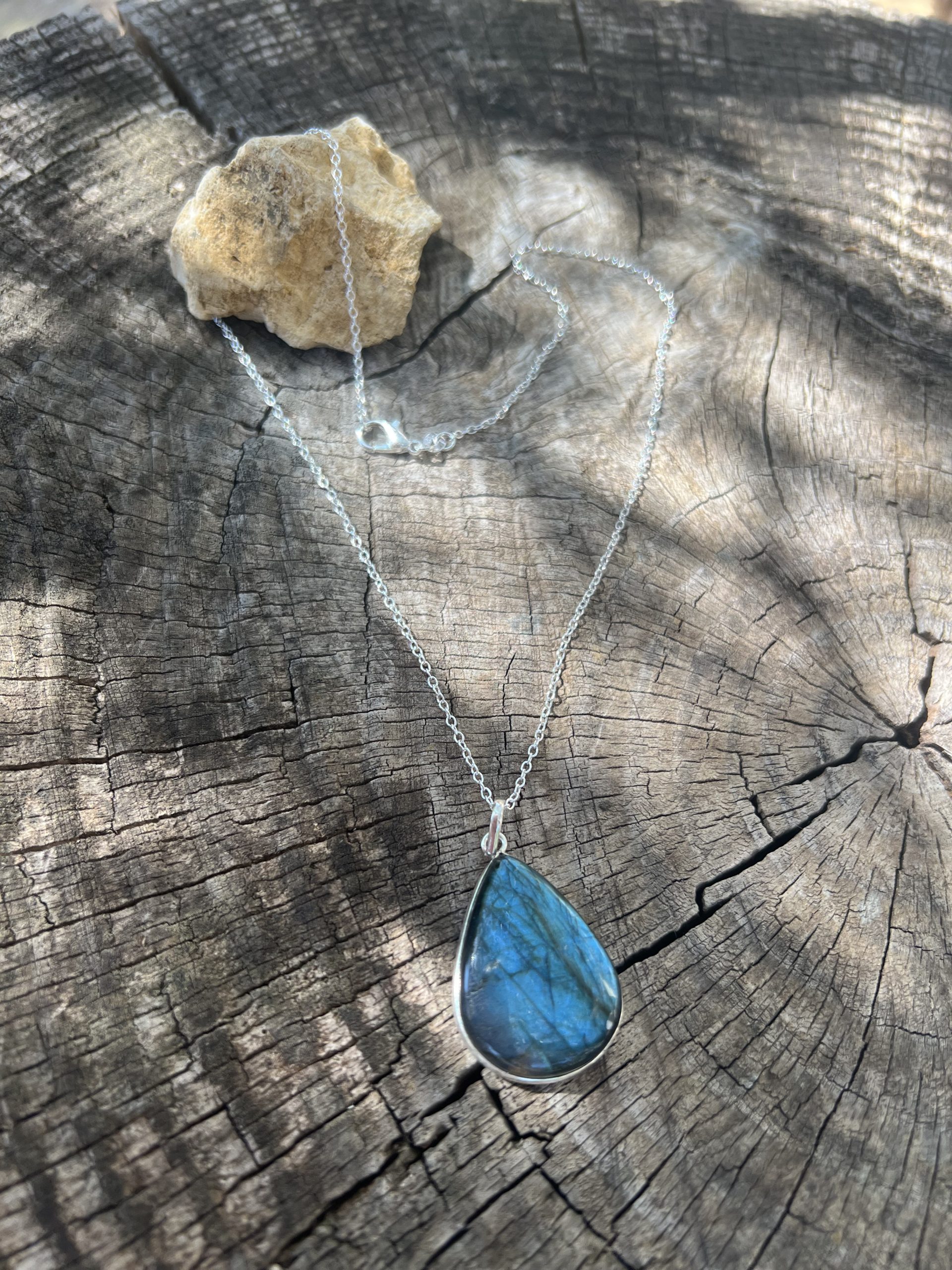 Pendentif Goutte Labradorite sur Chaine en argent 925
